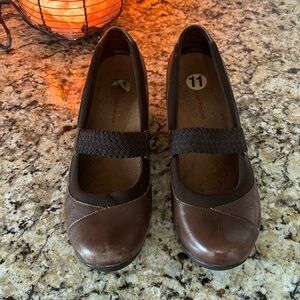 Used women’s Hush Puppies shoes